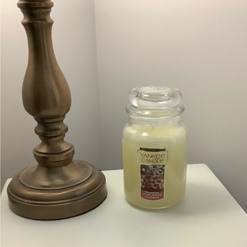 Yankee Candle Spun Sugar Flurries Scented Large Jar, 22 oz.